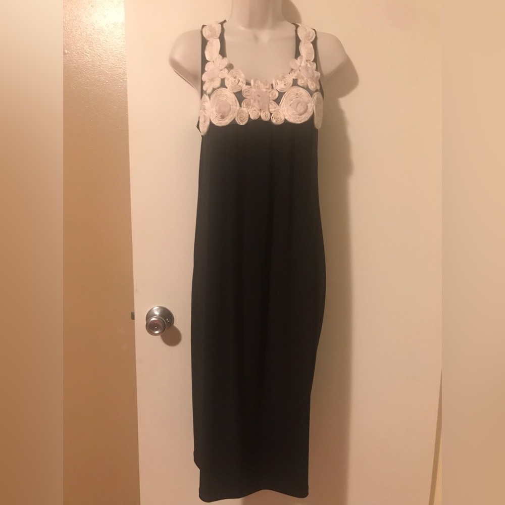 NewPort News, Size Small, Black/Off White Flower Embroidery on Top
